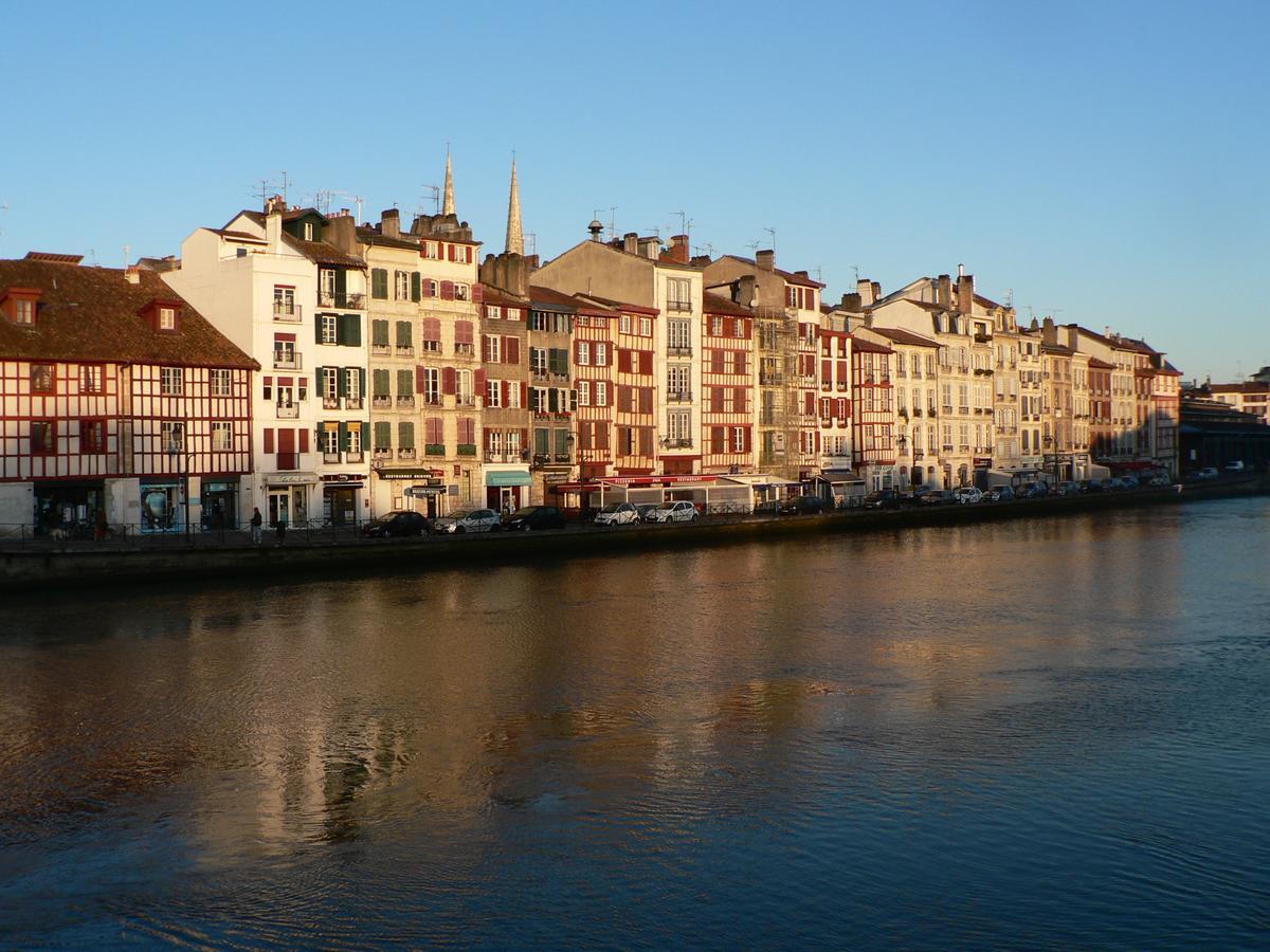 B&B Hotel Bayonne Exterior photo